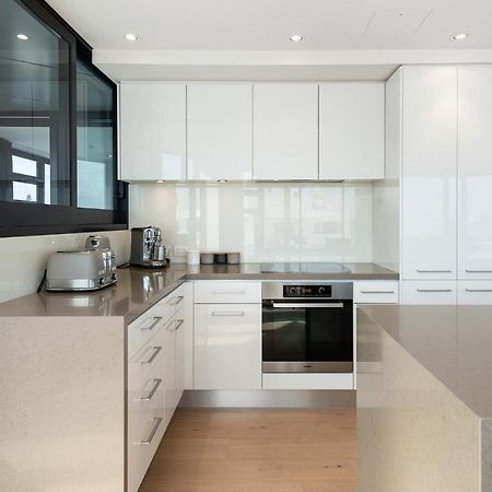Superb Elevated Views Of Harbour With Heated Pool, Gym & Parking Apartment Mount Maunganui Exterior photo