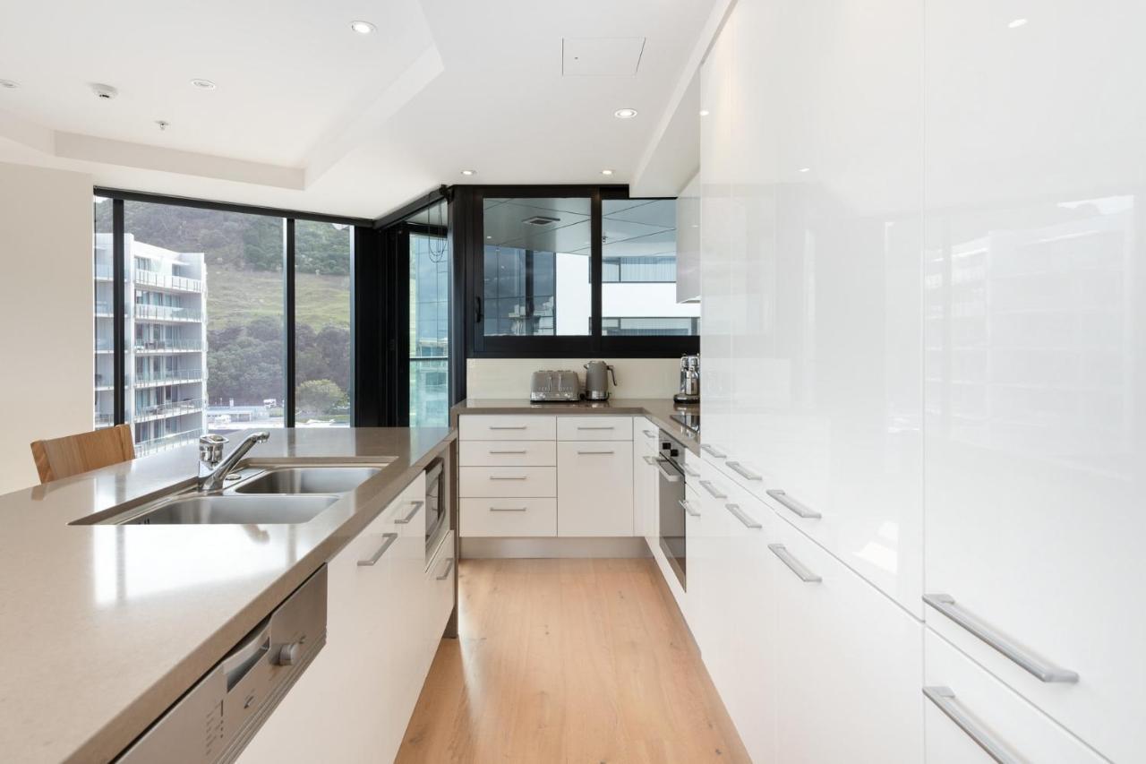 Superb Elevated Views Of Harbour With Heated Pool, Gym & Parking Apartment Mount Maunganui Exterior photo