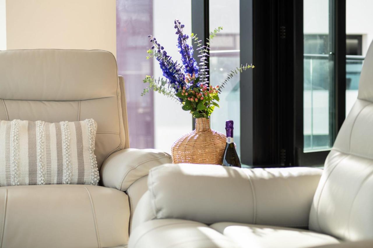 Superb Elevated Views Of Harbour With Heated Pool, Gym & Parking Apartment Mount Maunganui Exterior photo